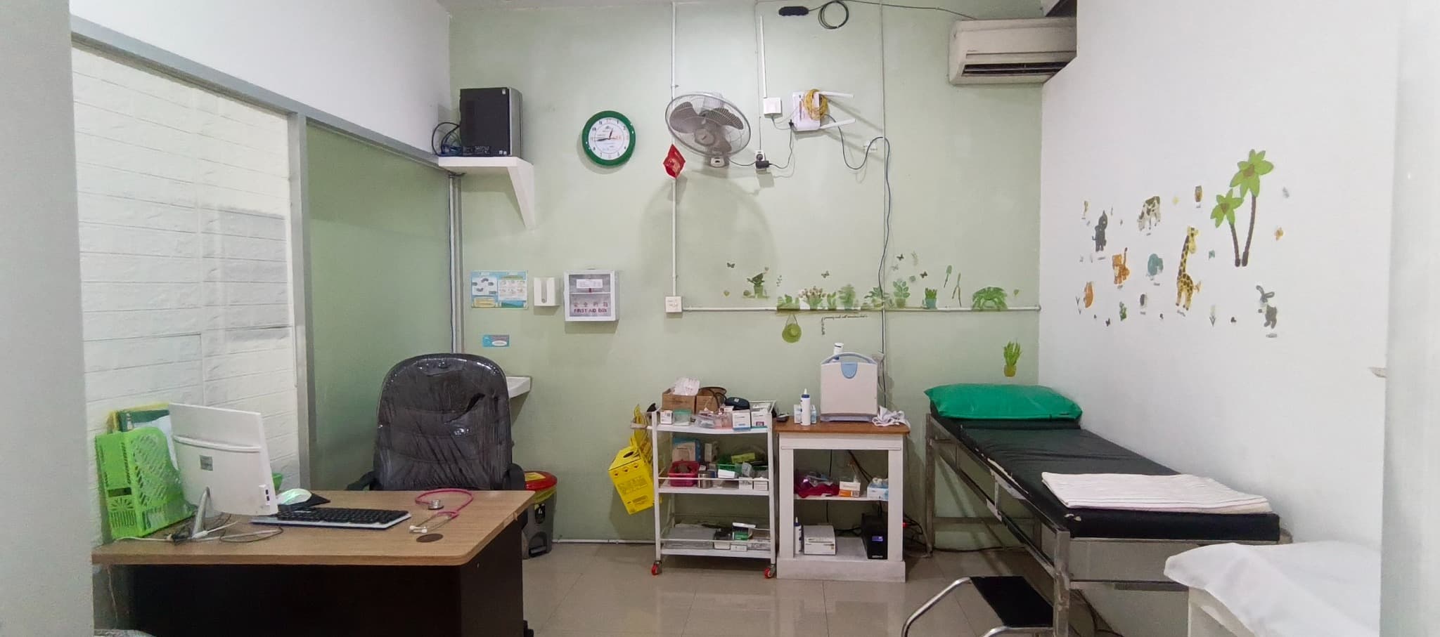 Ruang poli umum Klinik Hadani